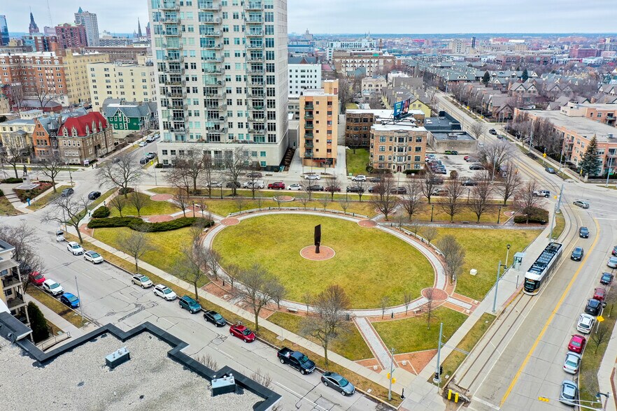 More Photos Of 1321 N Franklin Pl, Milwaukee Apartments For Sale