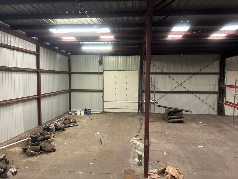 More Photos Of 1921 N Harrison Ave, Pocatello Flex For Sale