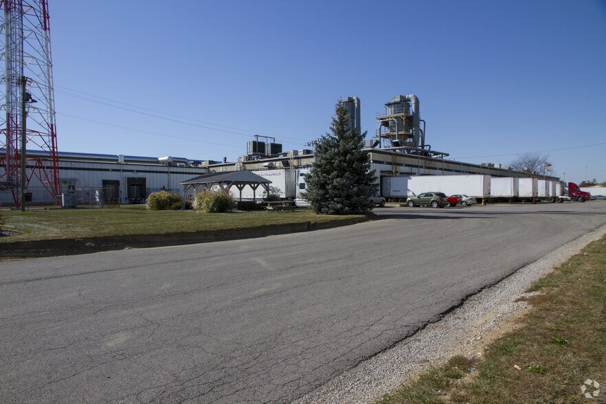 More Photos Of 4051 Fondorf Dr, Columbus Warehouse For Lease