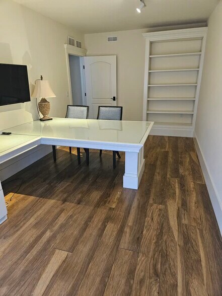 More Photos Of 232 W Main St, Leola Storefront Retail Office For Lease