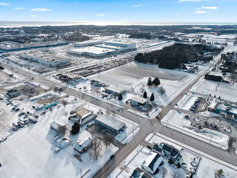 More Photos Of 3420 Dewey St, Manitowoc Freestanding For Lease