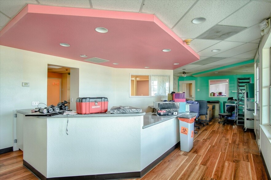 More Photos Of 890 Sunset Dr, Hollister Medical For Lease