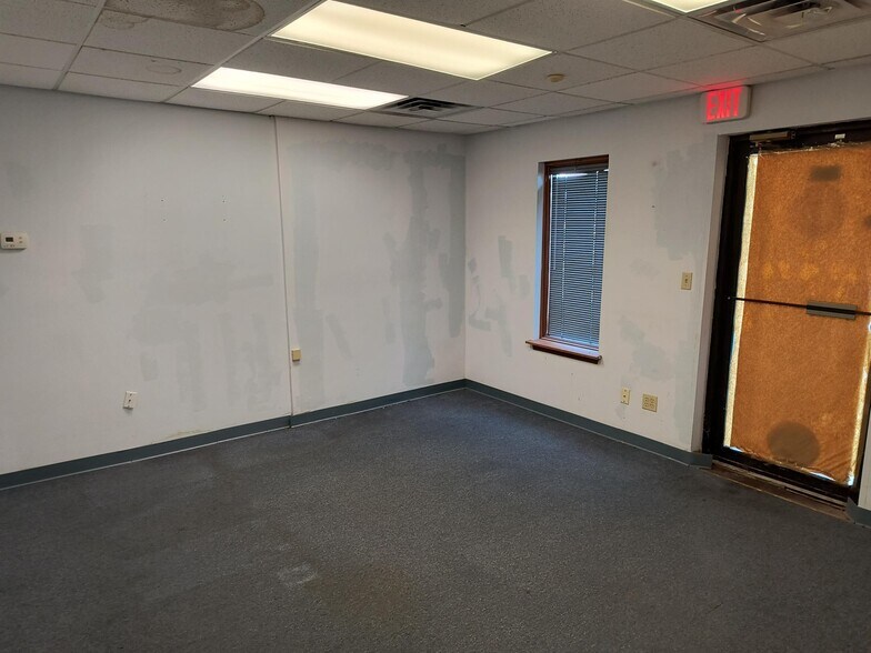More Photos Of 101-109 W 79th Ave, Merrillville Office For Lease
