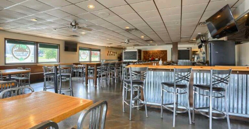 More Photos Of 6 Tristan Dr, Dillsburg Restaurant For Sale