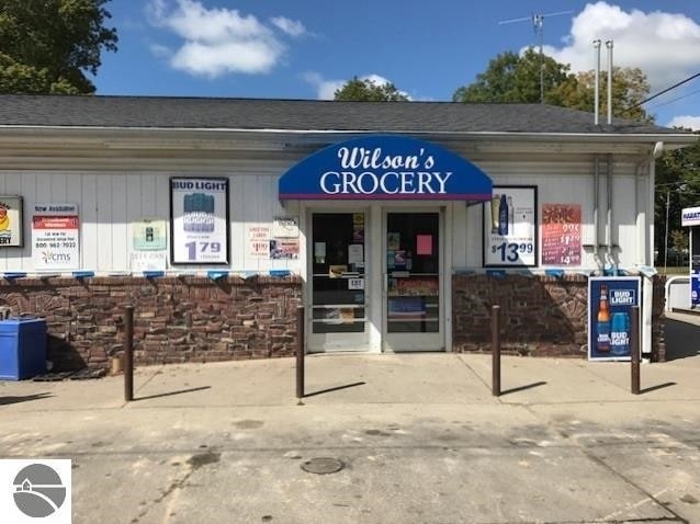 More Photos Of 10673 W Saint Charles Rd, Sumner Service Station For Sale