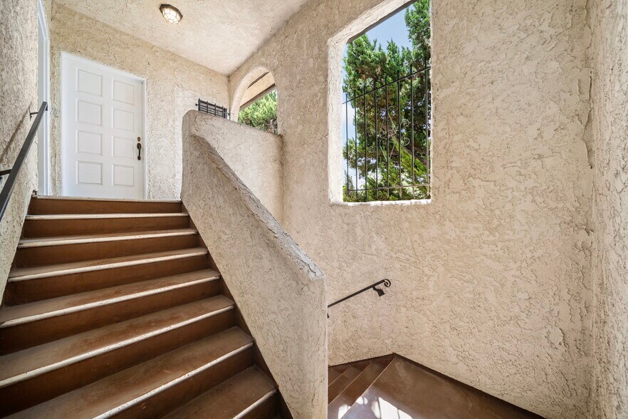 More Photos Of 2120 Huntington Dr, South Pasadena Office Residential For Sale