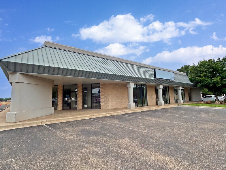 Primary Photo Of 7705 Quaker Ave, Lubbock Freestanding For Lease