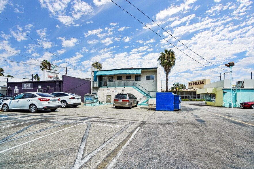 More Photos Of 14406-14410 Ventura Blvd, Sherman Oaks Storefront Retail Office For Lease