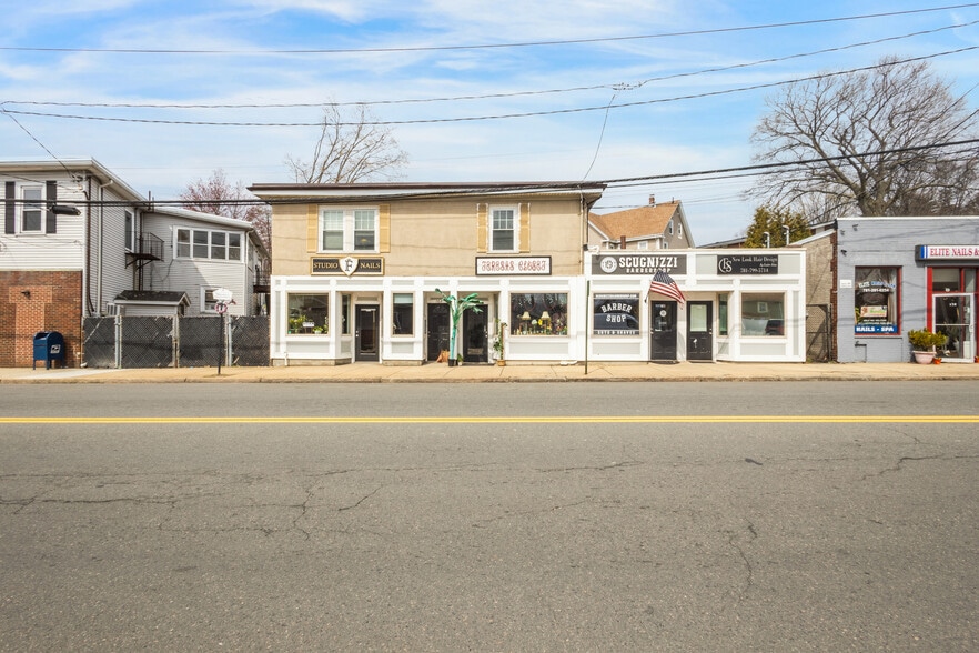 Primary Photo Of 164 Main St, Woburn Storefront Retail Residential For Lease