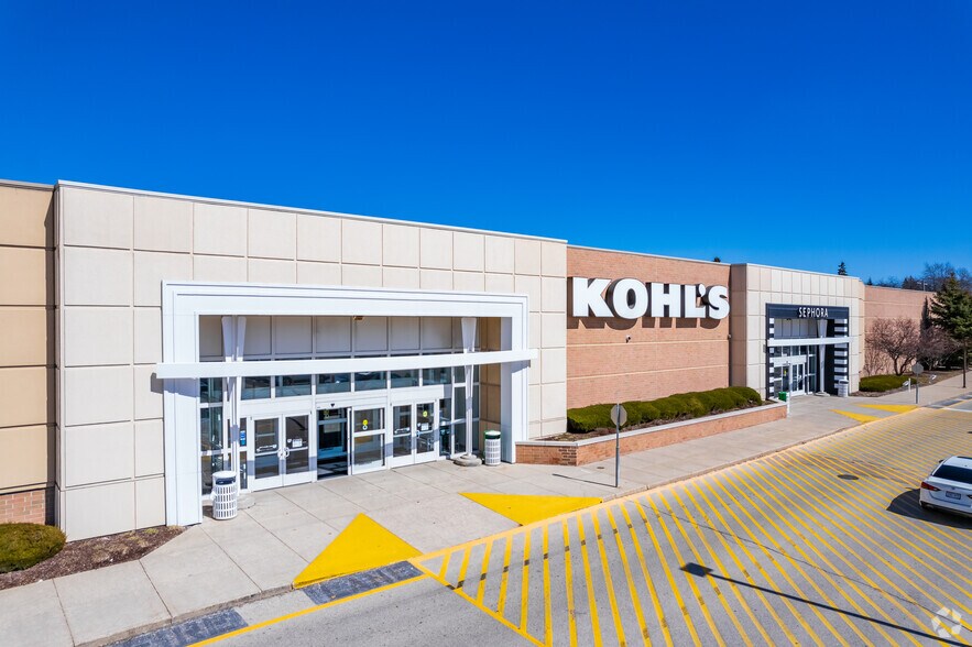 More Photos Of 5500 Washington Ave, Racine Unknown For Lease