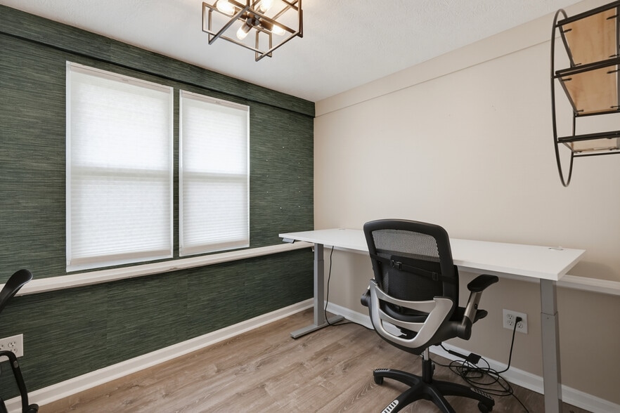 More Photos Of 9503 Brandywine Rd, Northfield Office For Lease