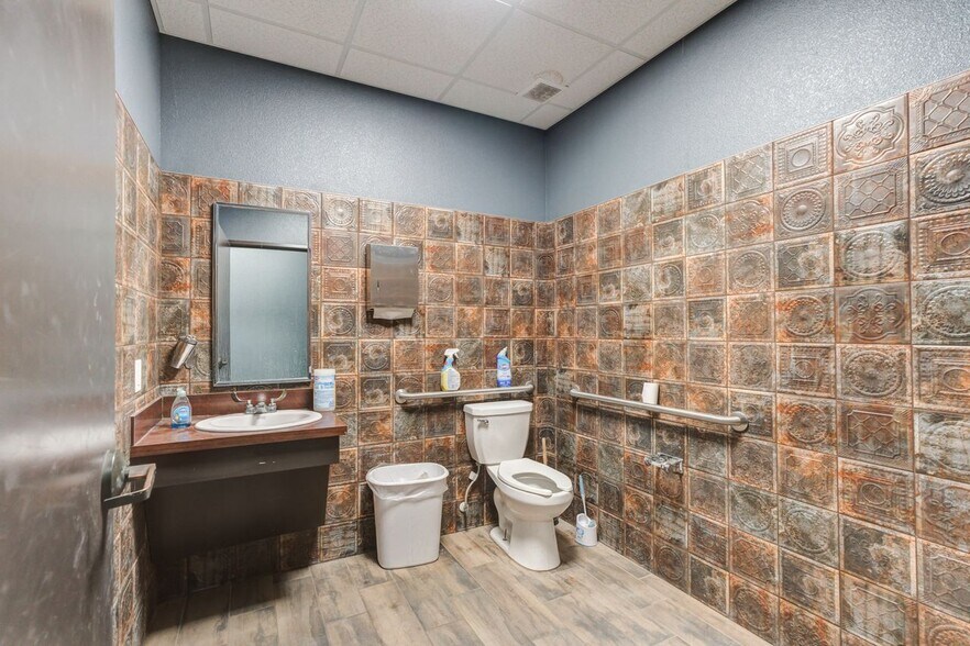 More Photos Of 4805 N Interstate 27, Lubbock Industrial For Sale