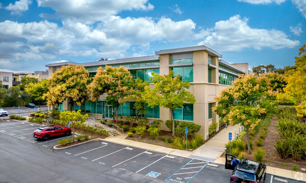 More Photos Of 2550 Hanover St, Palo Alto Office For Sale