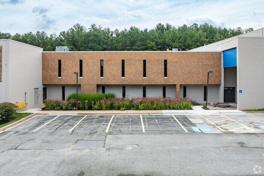 More Photos Of 7270 Park Circle Dr, Hanover Warehouse For Lease