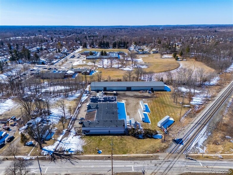 More Photos Of 415 N Lafayette St, South Lyon Warehouse For Sale