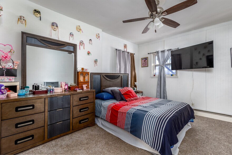 More Photos Of 415 N Sycamore St, Somonauk Apartments For Sale