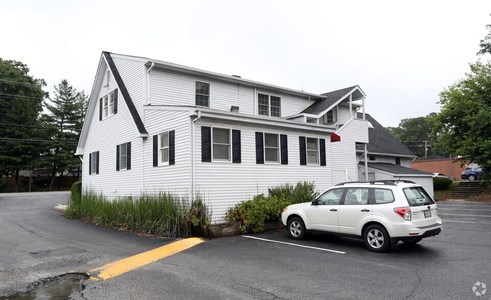 More Photos Of 2131 Defense Hwy, Crofton Unknown For Lease