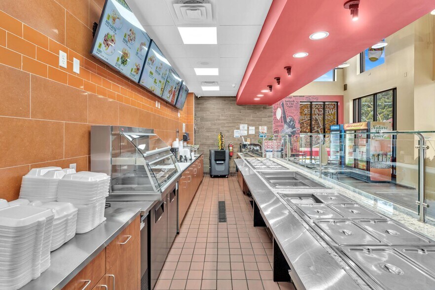 More Photos Of 2010 NW 6th St, Fort Lauderdale Fast Food For Lease