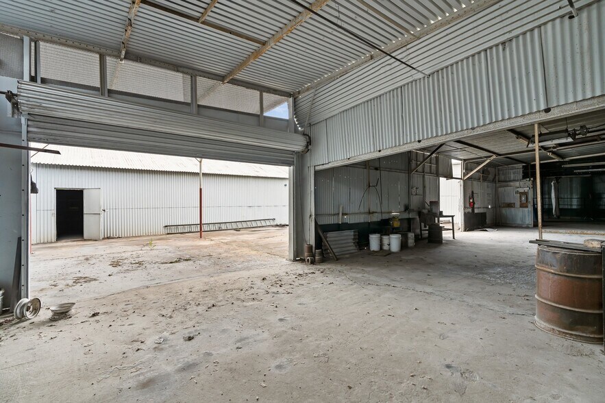 More Photos Of 3314 Carr St, Houston Manufacturing For Sale