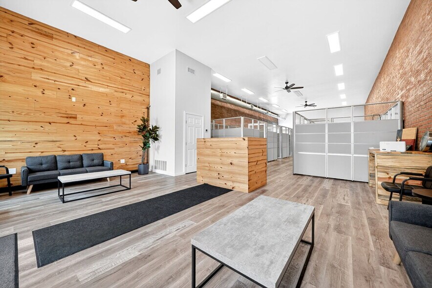 More Photos Of 201 N Bois D Arc St, Forney Storefront For Sale