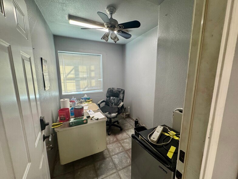 More Photos Of 1211 E Yosemite Ave, Madera Auto Repair For Sale