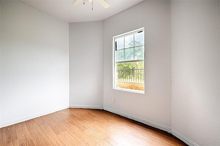 More Photos Of 3020 South Blvd, Dallas Apartments For Sale