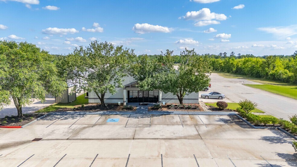 More Photos Of 820 Old Atascocita Rd, Huffman Distribution For Sale