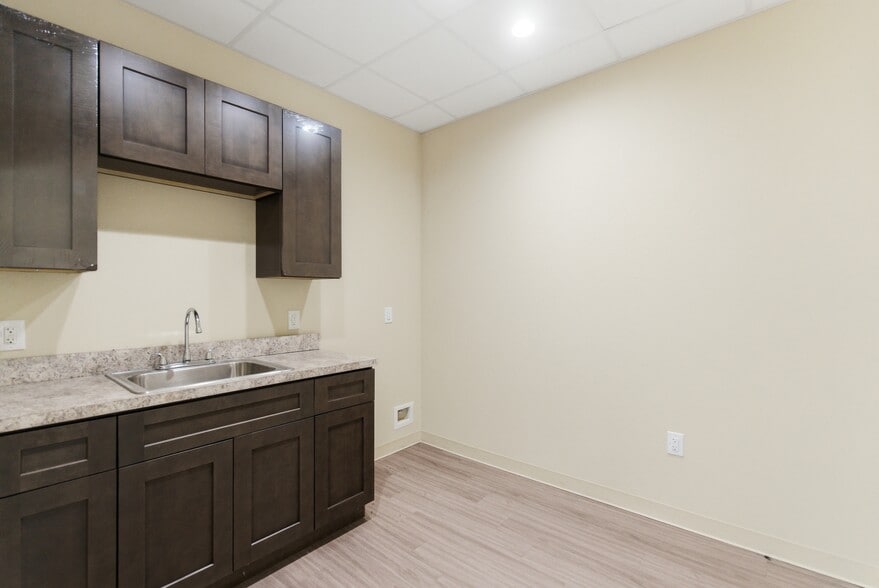 More Photos Of 764 Soechting Rd, New Braunfels Unknown For Lease