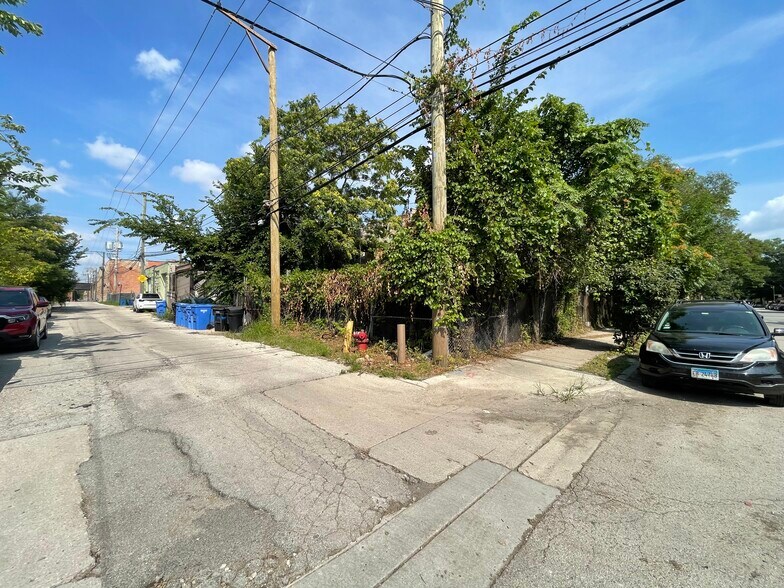 More Photos Of 2101 W Grand Ave, Chicago Land For Lease