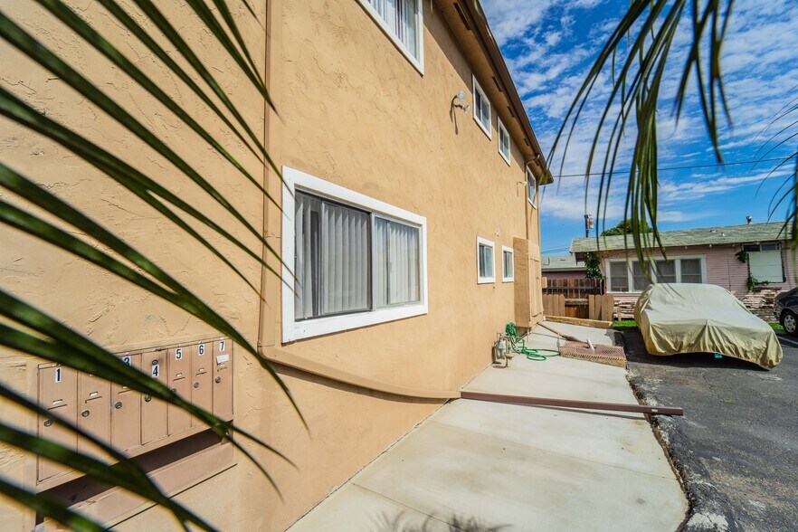 More Photos Of 1121 E 6th St, National City Apartments For Sale