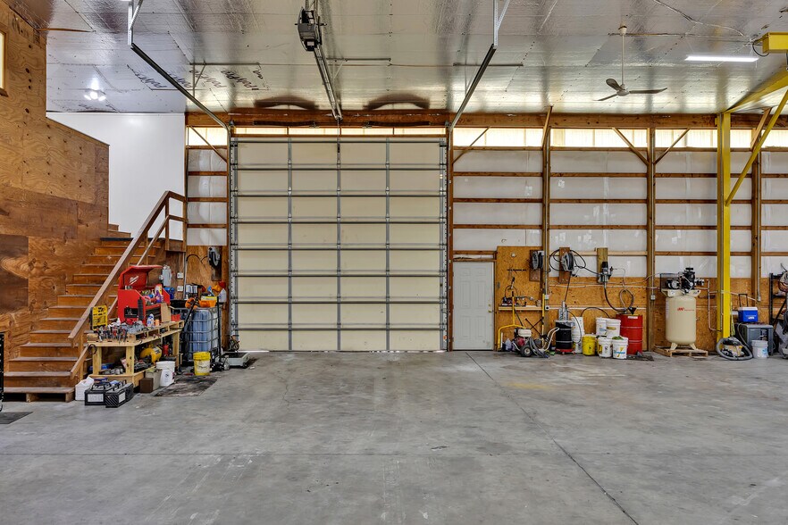 More Photos Of 3548 Cumberland Rd, Cumberland Warehouse For Sale