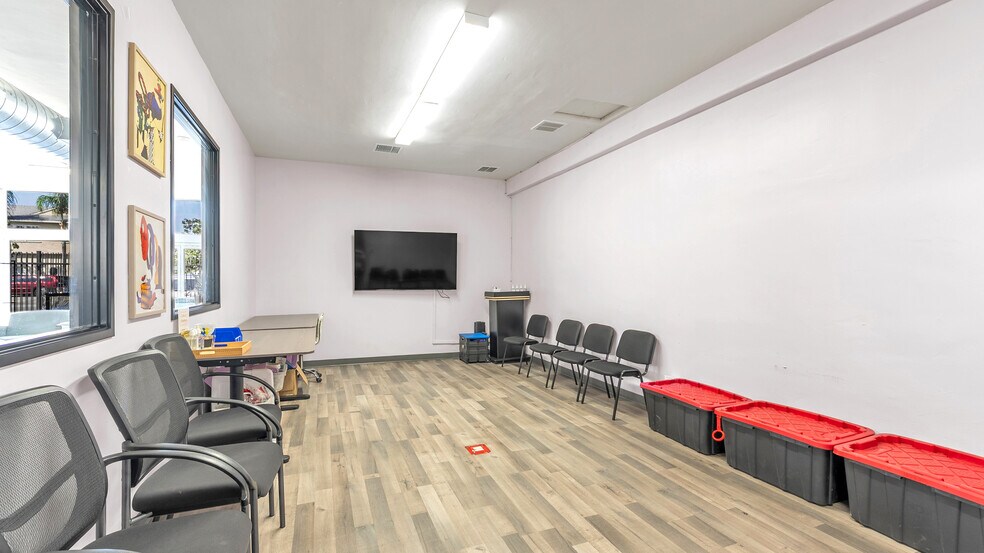 More Photos Of 6622-6630 Crenshaw Blvd, Los Angeles Storefront Retail Residential For Sale