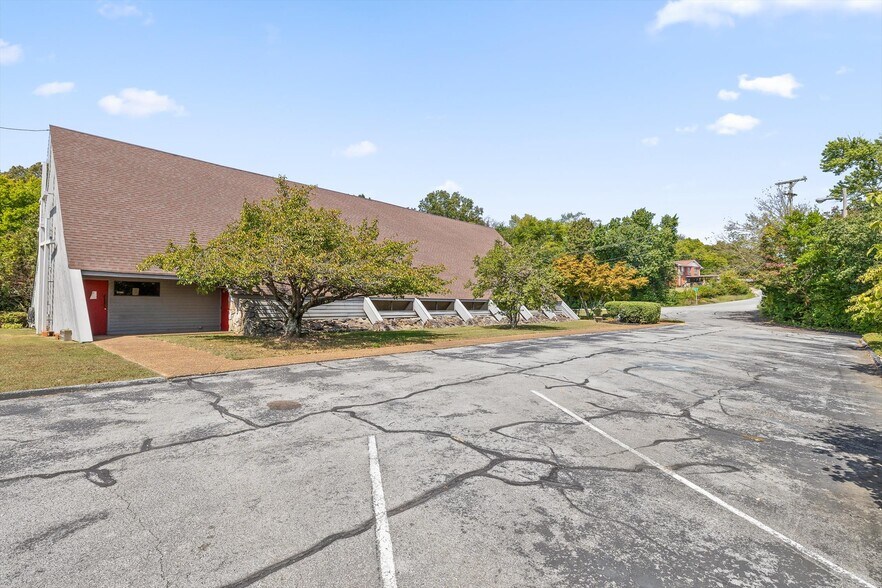 More Photos Of 4300 James Ln, Chattanooga Specialty For Sale
