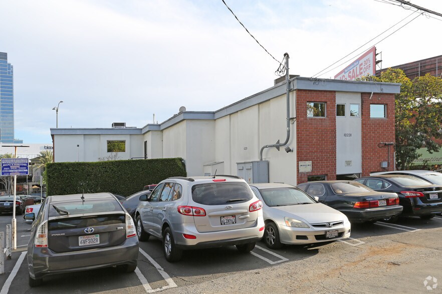 More Photos Of 10231 Santa Monica Blvd, Los Angeles Medical For Sale