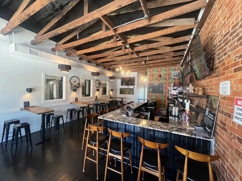 Primary Photo Of 227 W Jackson St, Thomasville Restaurant For Sale
