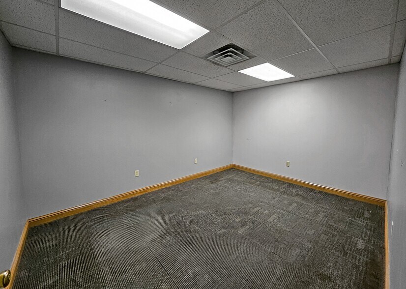 More Photos Of 205 Main St, Ridgway Office For Lease