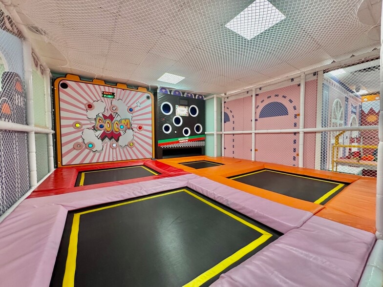 More Photos Of 1267 Forest Ave, Staten Island Storefront Retail Office For Lease