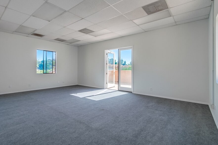 More Photos Of 343 E Alvarado St, Fallbrook Freestanding For Sale