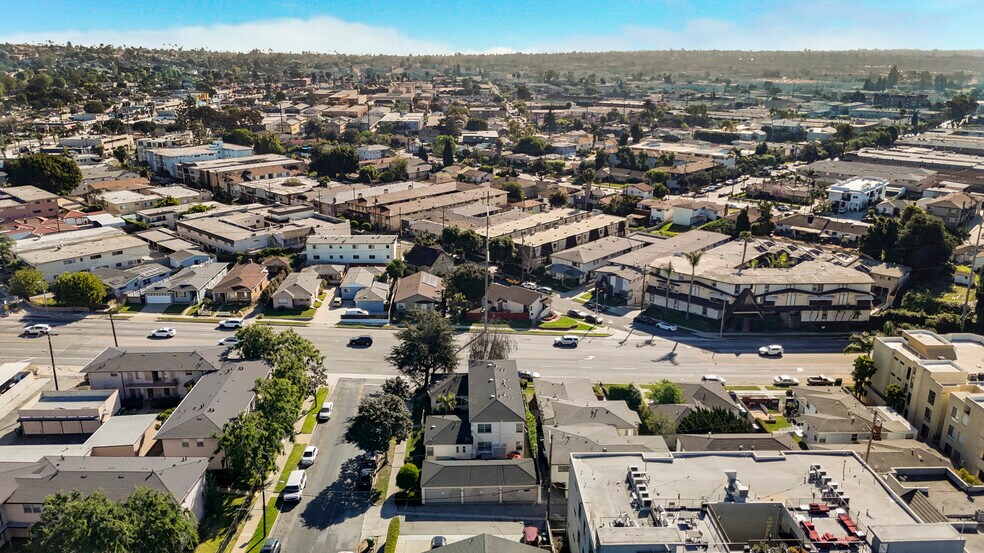 More Photos Of 5202 Knowlton St, Los Angeles Apartments For Sale