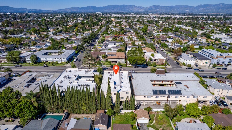 More Photos Of 13430 Victory Blvd, Van Nuys Apartments For Sale