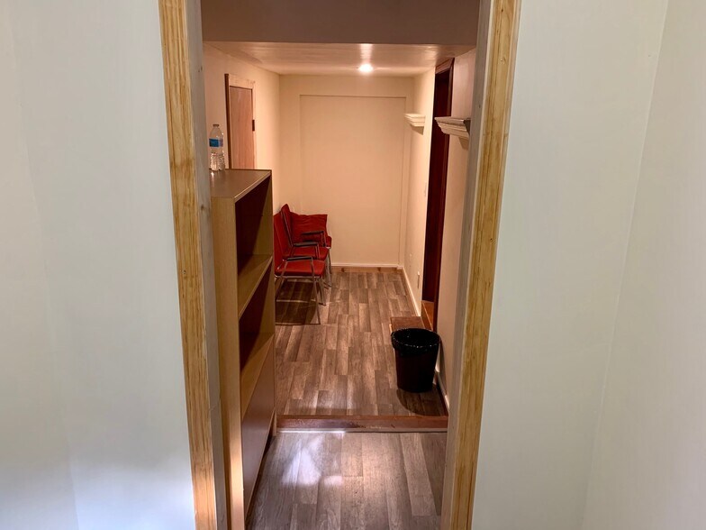 More Photos Of 91 Green St, Huntington Office Residential For Sale