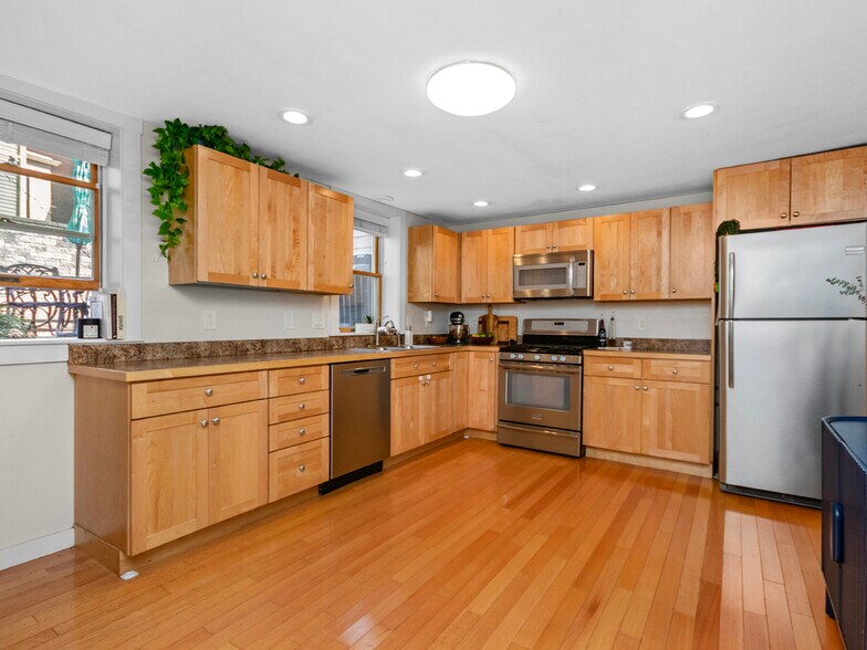 More Photos Of 43 Chestnut St, Boston Apartments For Sale