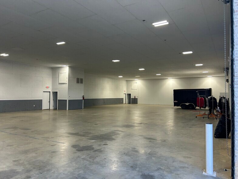 More Photos Of 1045 Packard Dr, Mooresville Light Manufacturing For Lease