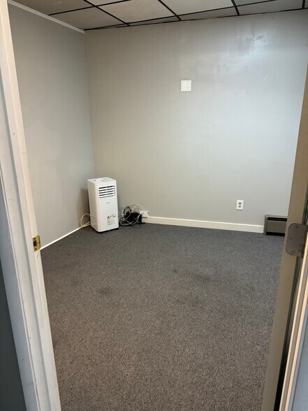 More Photos Of 437 Cavitt Ave, Trafford Office For Lease