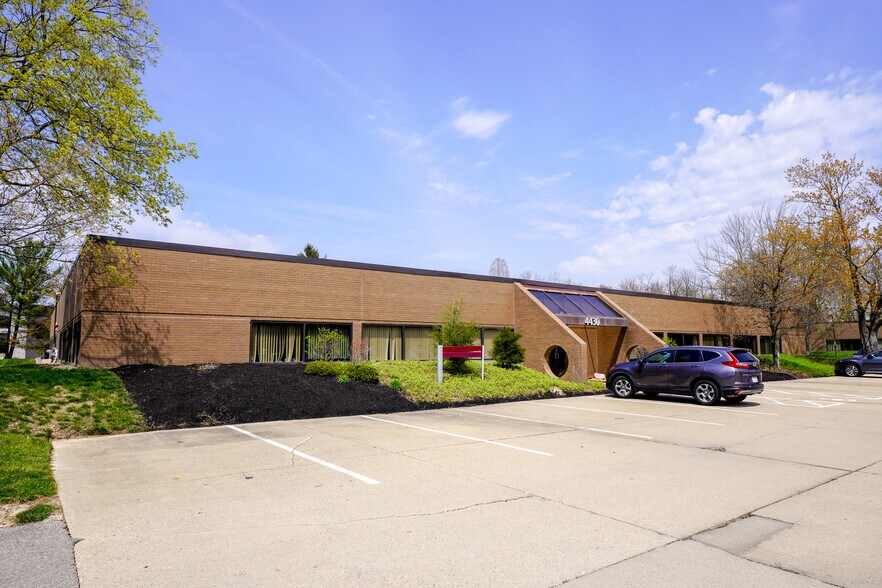 Primary Photo Of 4430-4438 Carver Woods Dr, Blue Ash Office For Sale