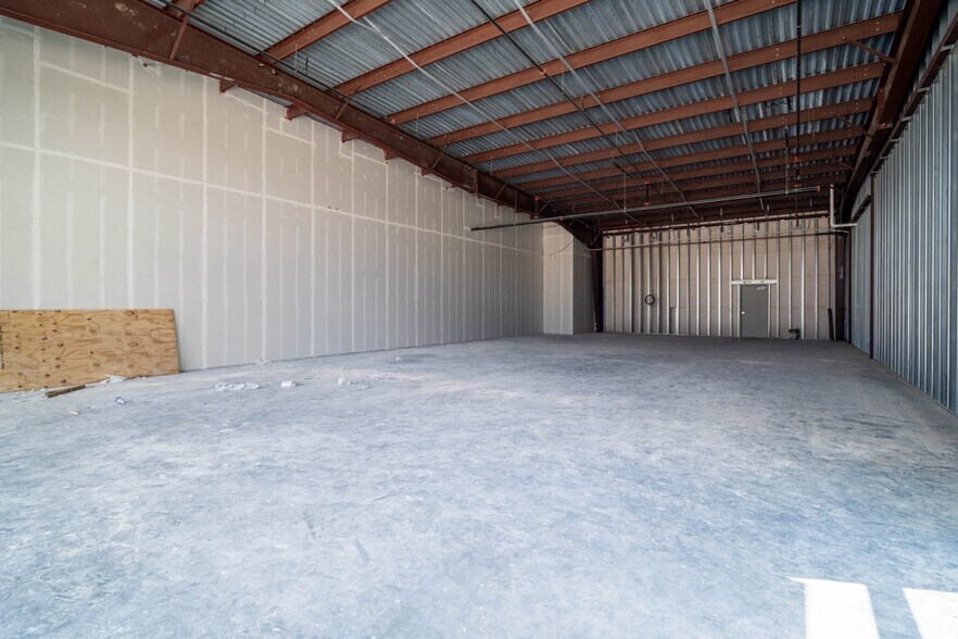 More Photos Of 501 S Friendswood Dr, Friendswood Storefront Retail Office For Lease