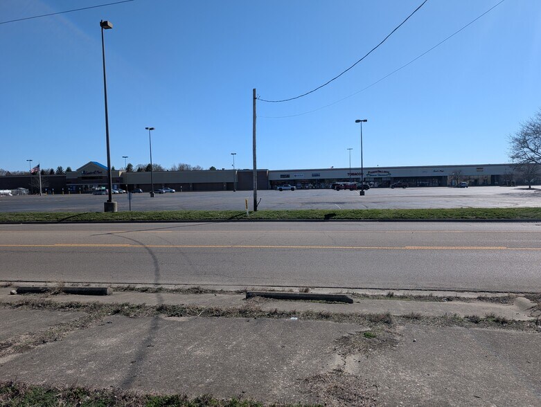 More Photos Of 300 Deo Dr, Newark Land For Sale