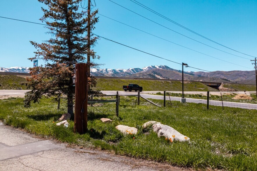 More Photos Of 700 Bitner Rd, Park City Office For Sale