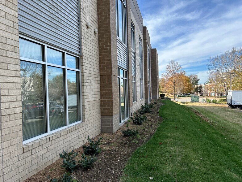 More Photos Of 310 Billingsly Ct, Franklin Medical For Sale