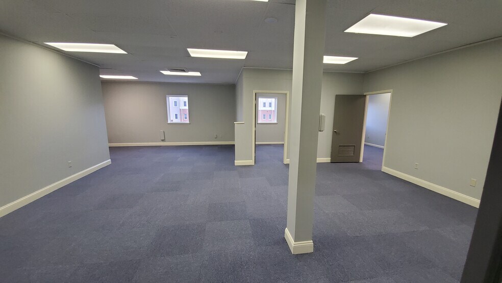 More Photos Of 21 S Brown St, Lewistown Office For Lease